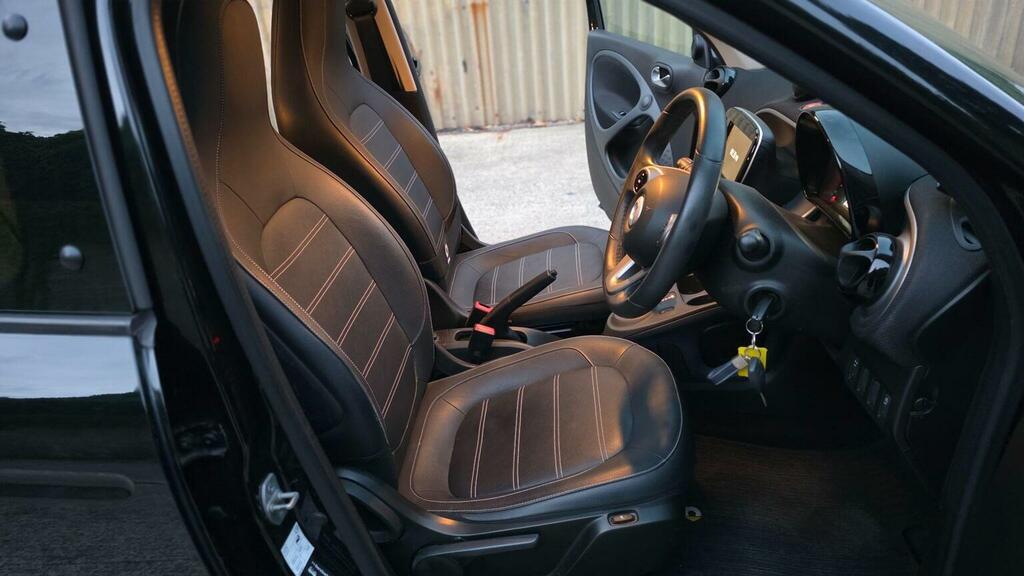 Smart Forfour 1.0 Passion Twinamic 20 Pound Tax, Park Sensors Red #26