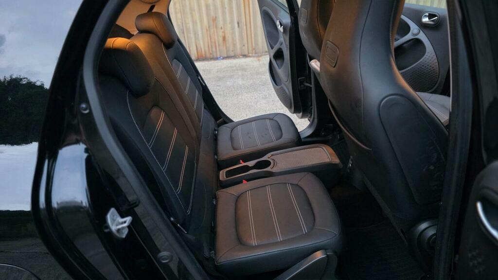 Smart Forfour 1.0 Passion Twinamic 20 Pound Tax, Park Sensors Red #32