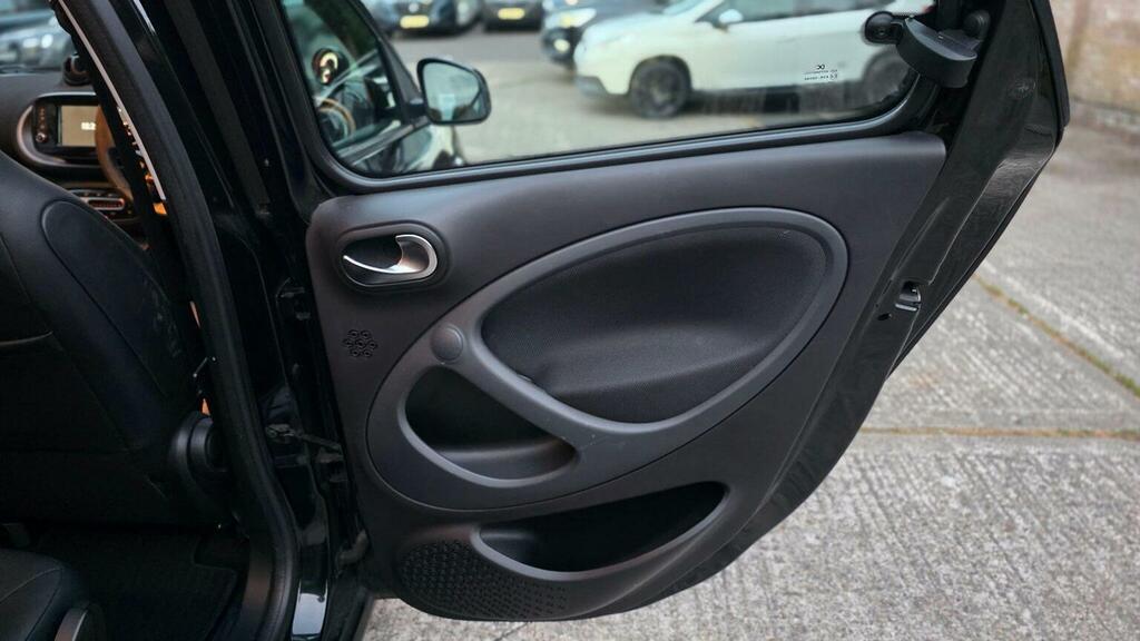 Smart Forfour 1.0 Passion Twinamic 20 Pound Tax, Park Sensors Red #33