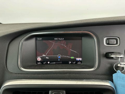 Volvo V40 T2 R-design Nav Plus White #13