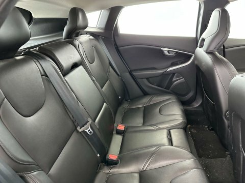 Volvo V40 T2 R-design Nav Plus White #7