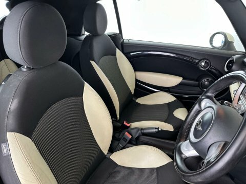 Mini Convertible Convertible 1.6 Cooper Euro 4 200959 Black #9