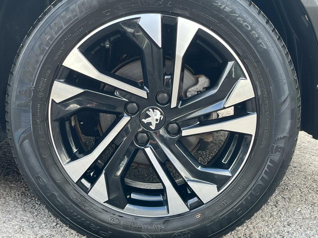 Peugeot e-2008 50Kwh Gt Suv 136 Ps #4