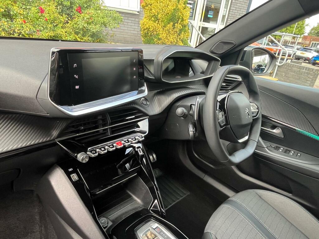 Peugeot 2008 1.2 Puretech Allure Premium Suv Eat E #3