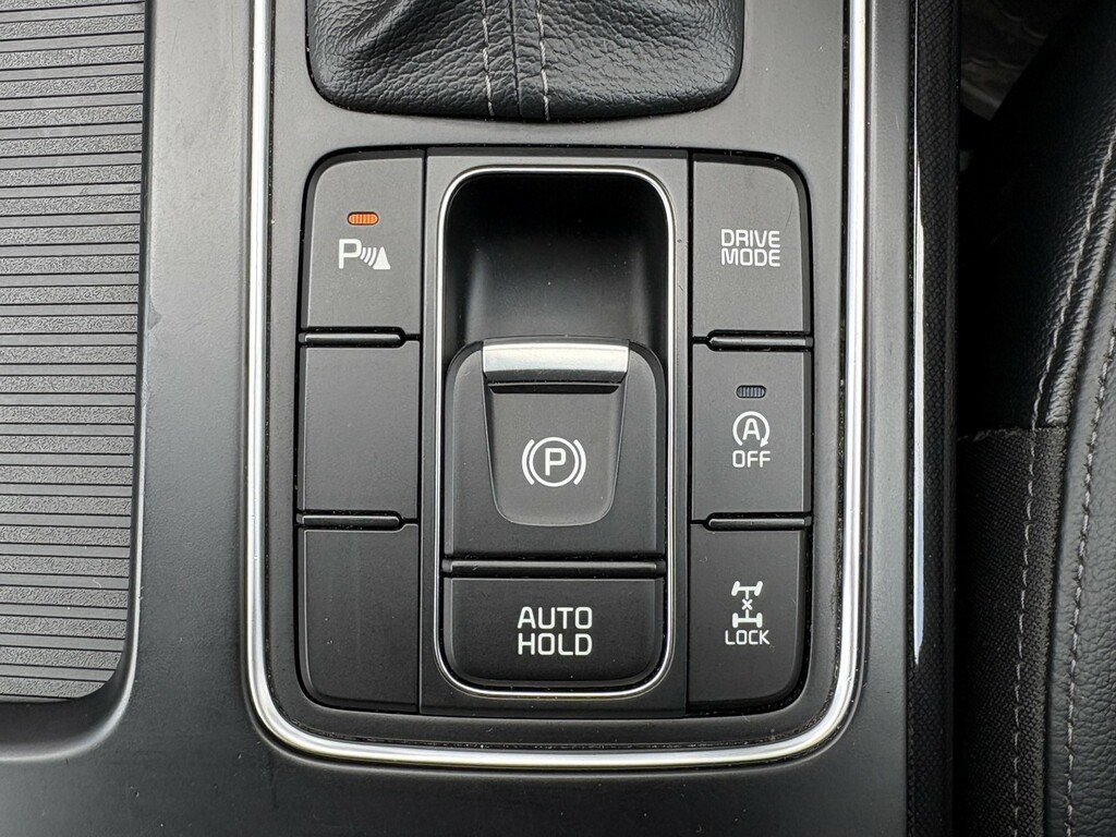Kia Sorento 3 Spec 1.6 Self Charging Hybrid Black #29