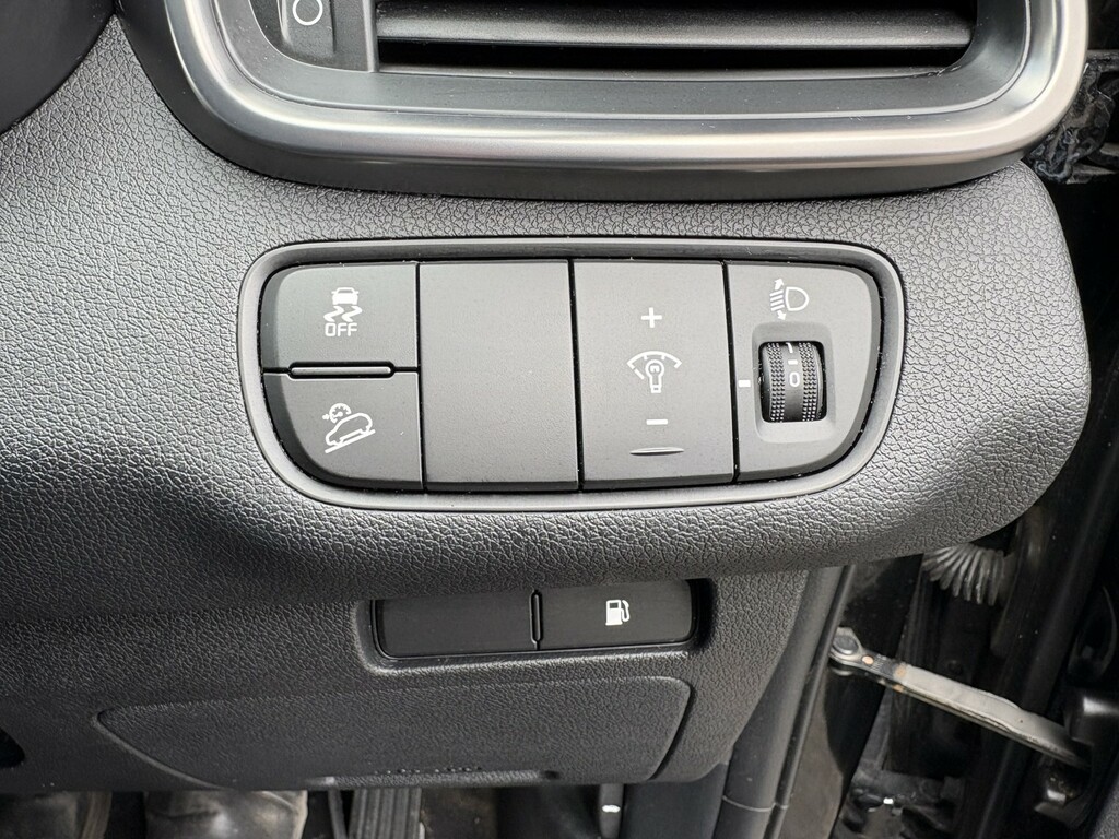 Kia Sorento 3 Spec 1.6 Self Charging Hybrid Black #35