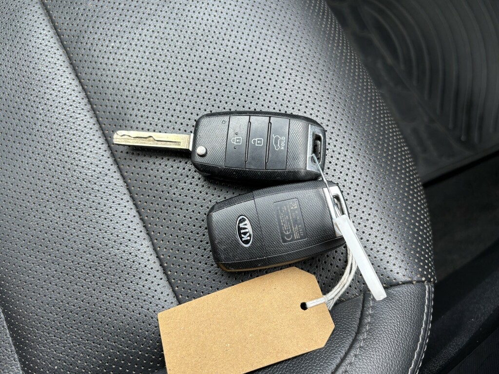 Kia Sorento 3 Spec 1.6 Self Charging Hybrid Black #34