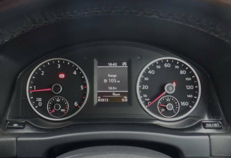 Volkswagen Tiguan S Black #12