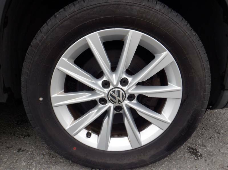 Volkswagen Tiguan S Black #21