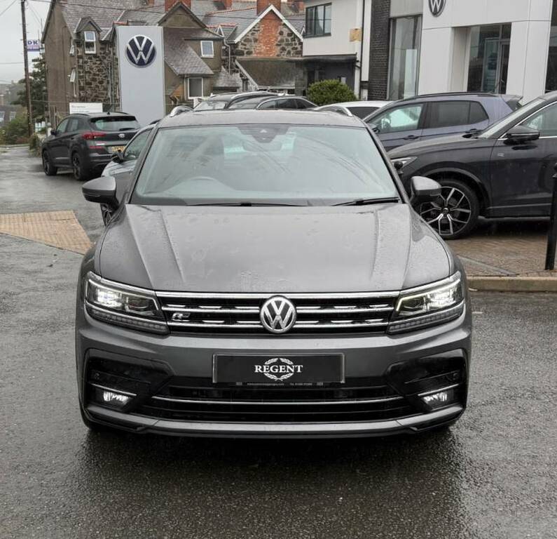 Volkswagen Tiguan Tdi Bluemotion Tech Se Navigation Green #3
