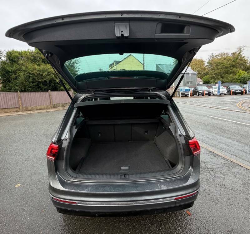 Volkswagen Tiguan Tdi Bluemotion Tech Se Navigation Green #20