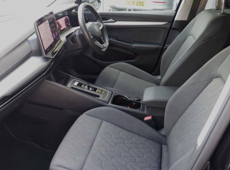 Volkswagen Golf 1.5 Etsi 150 Match Dsg 2025 Black #2