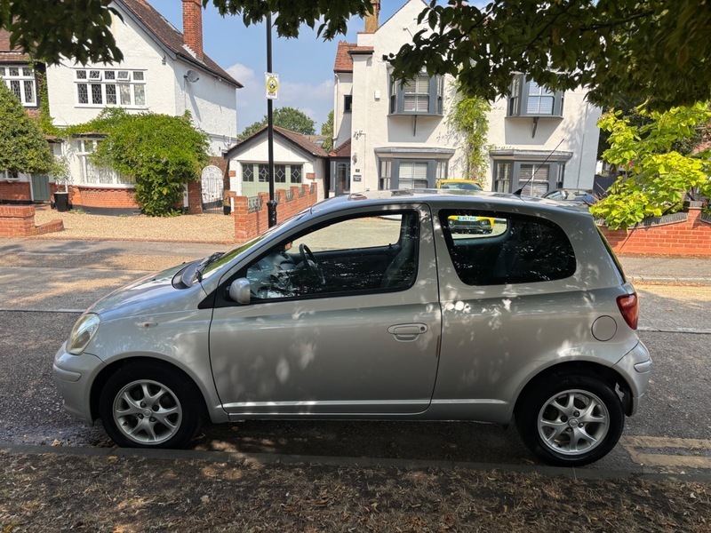 Toyota Yaris 1.0 T3 Hatchback Red #6