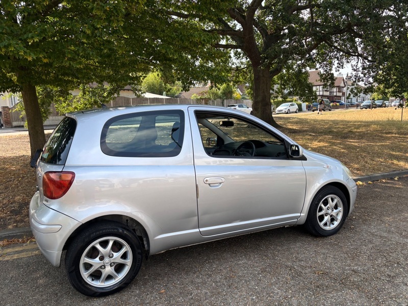 Toyota Yaris 1.0 T3 Hatchback Red #11