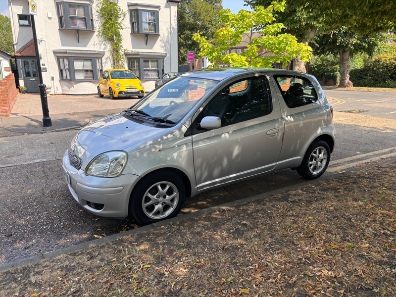 Toyota Yaris 1.0 T3 Hatchback Red #5