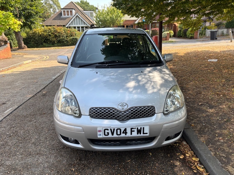 Toyota Yaris 1.0 T3 Hatchback Red #3