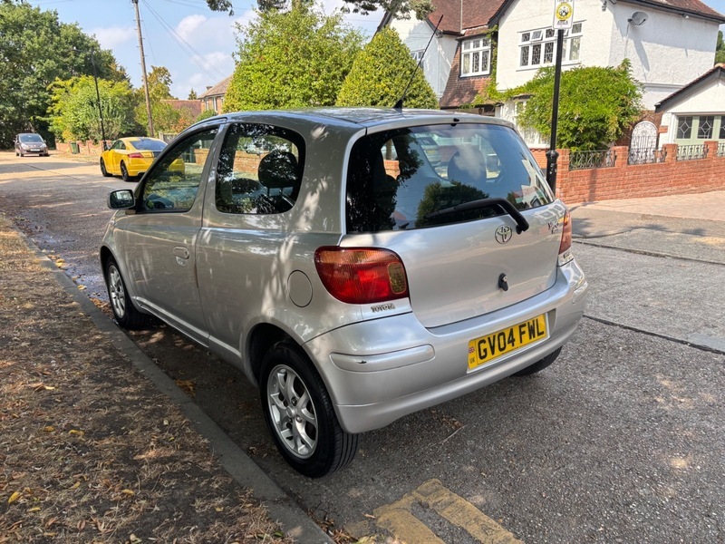 Toyota Yaris 1.0 T3 Hatchback Red #8