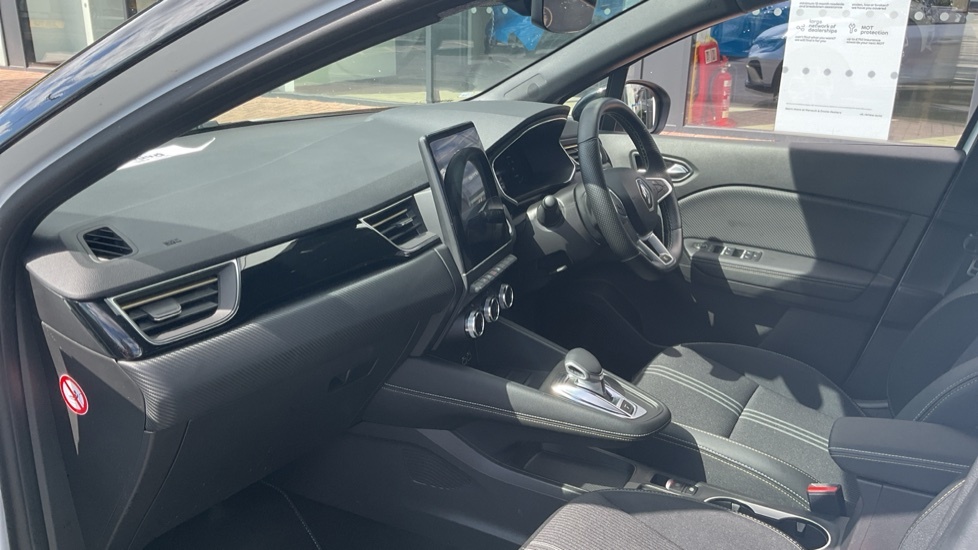 Renault Captur Renault Captur 1.6 E-tech Hybrid 145 Engineered White #6