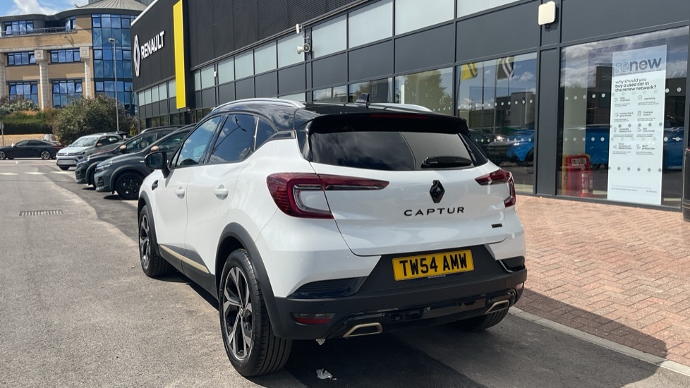 Renault Captur Renault Captur 1.6 E-tech Hybrid 145 Engineered White #3