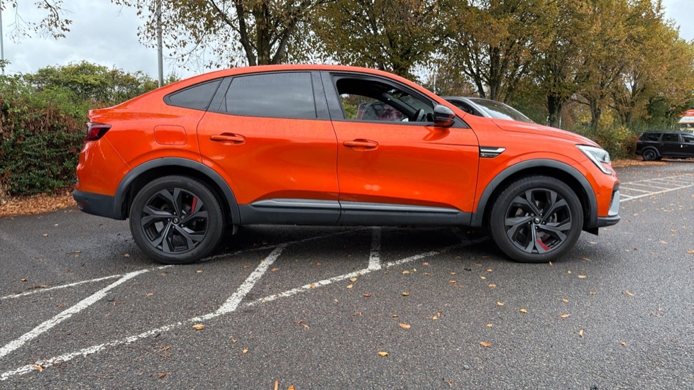 Renault Arkana Arkana 1.6 E-tech Hybrid 145 R.s. Line Es YB72HKC Orange #2