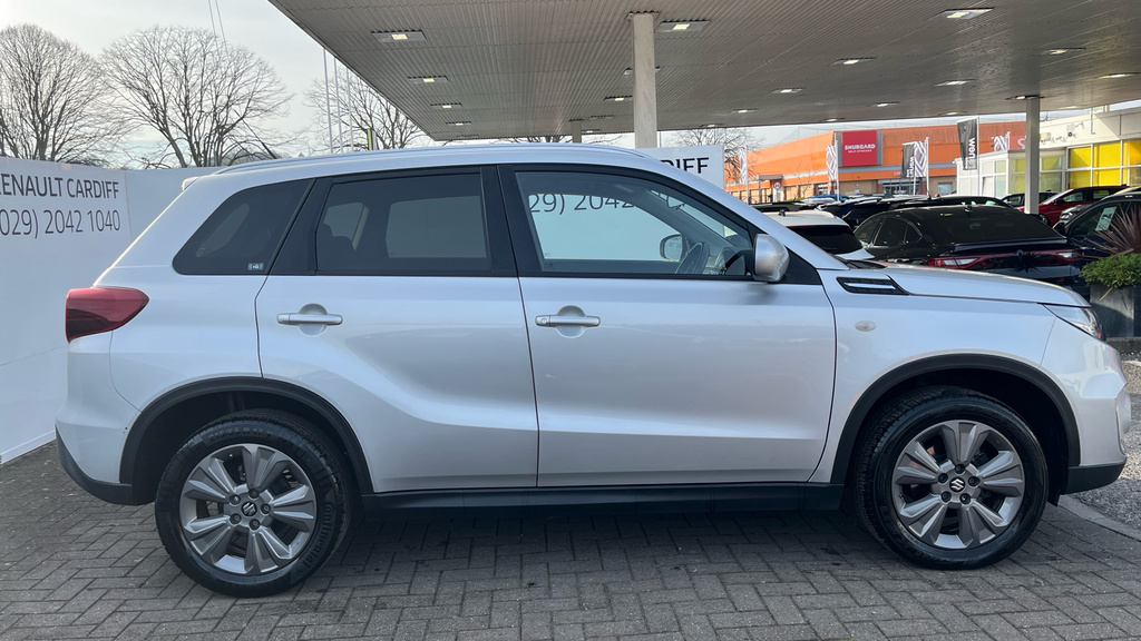 Suzuki Vitara Suzuki Vitara 1.4 Boosterjet 48V Hybrid Sz-t Silver #2