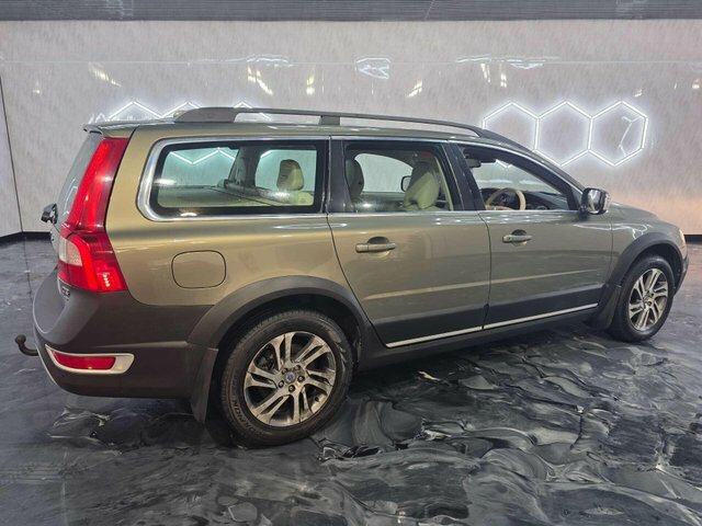 Volvo XC70 2.4 D5 Se Black #7