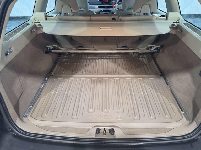 Volvo XC70 2.4 D5 Se Black #14