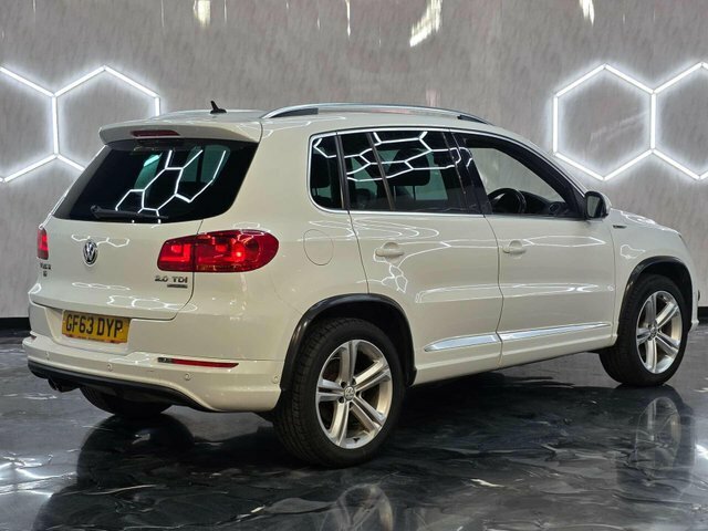 Volkswagen Tiguan 2.0 Tdi Bluemotion Tech Black #4