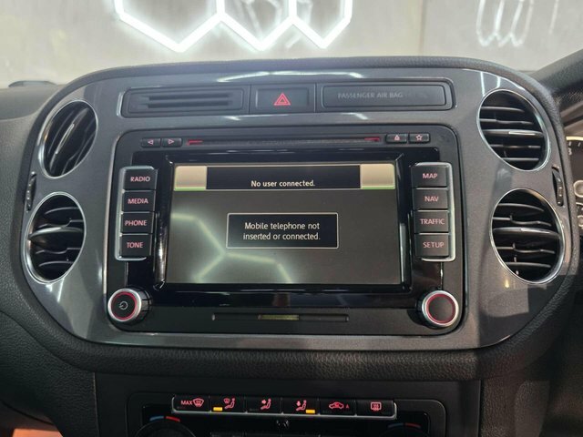 Volkswagen Tiguan 2.0 Tdi Bluemotion Tech Black #22