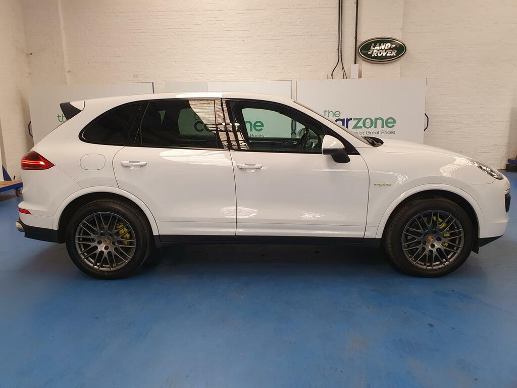 Porsche Cayenne Estate LH17BTY #2