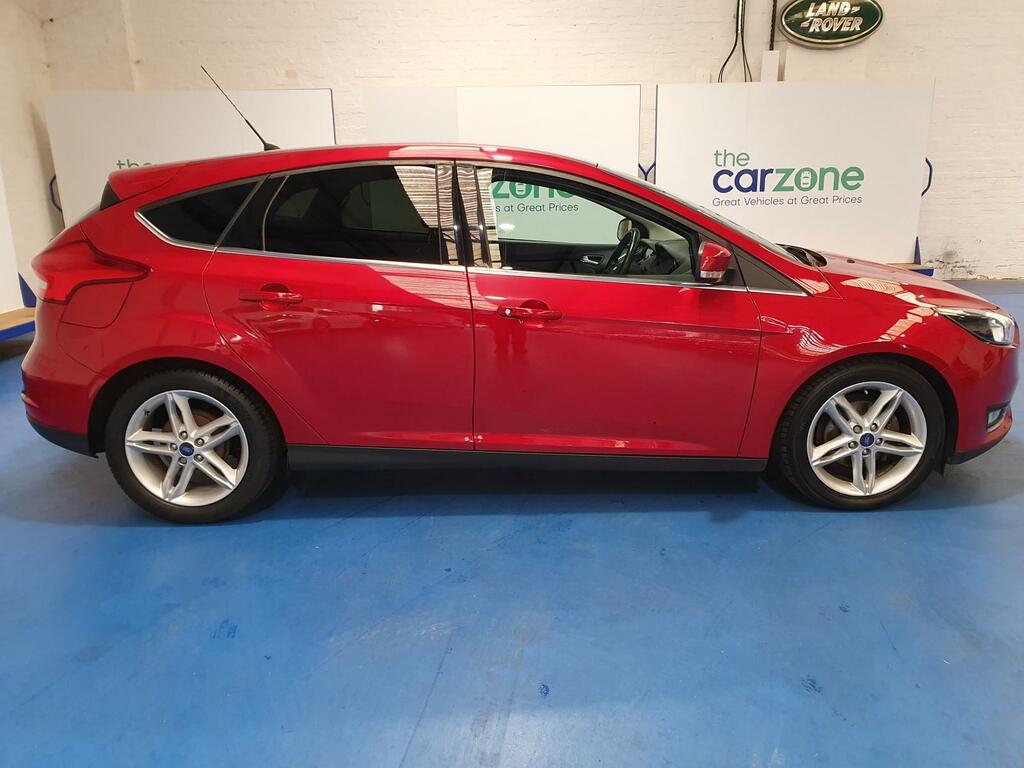 Ford Focus Hatchback MM65YCE #2