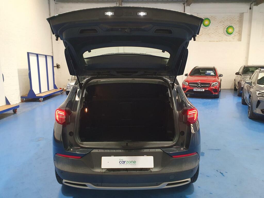 Vauxhall Grandland X Hatchback SC19HKJ #5