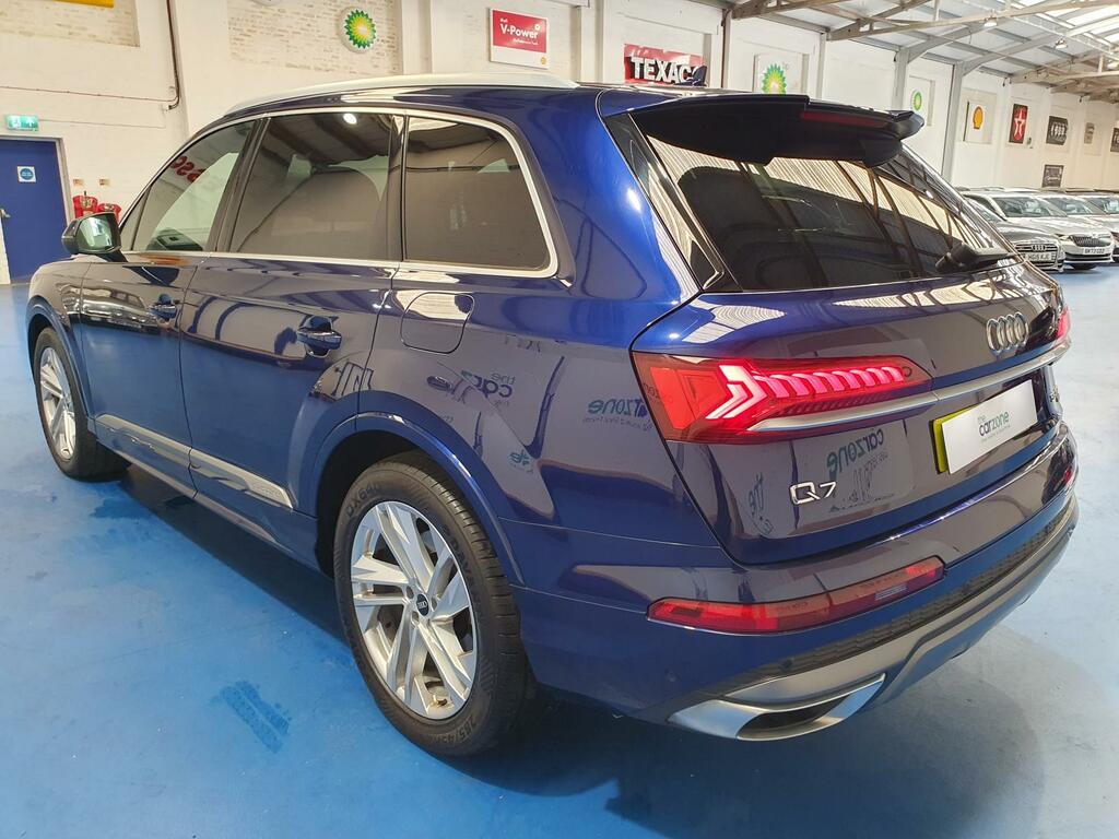 Audi Q7 Estate #5