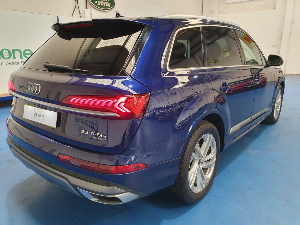 Audi Q7 Estate #3