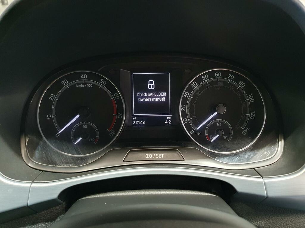 Skoda Fabia Redline Tsi White #16