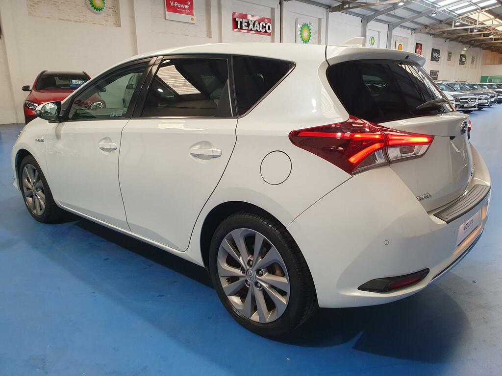 Toyota Auris Hatchback #5