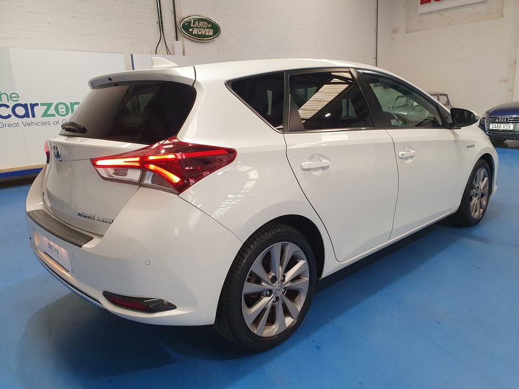Toyota Auris Hatchback #3