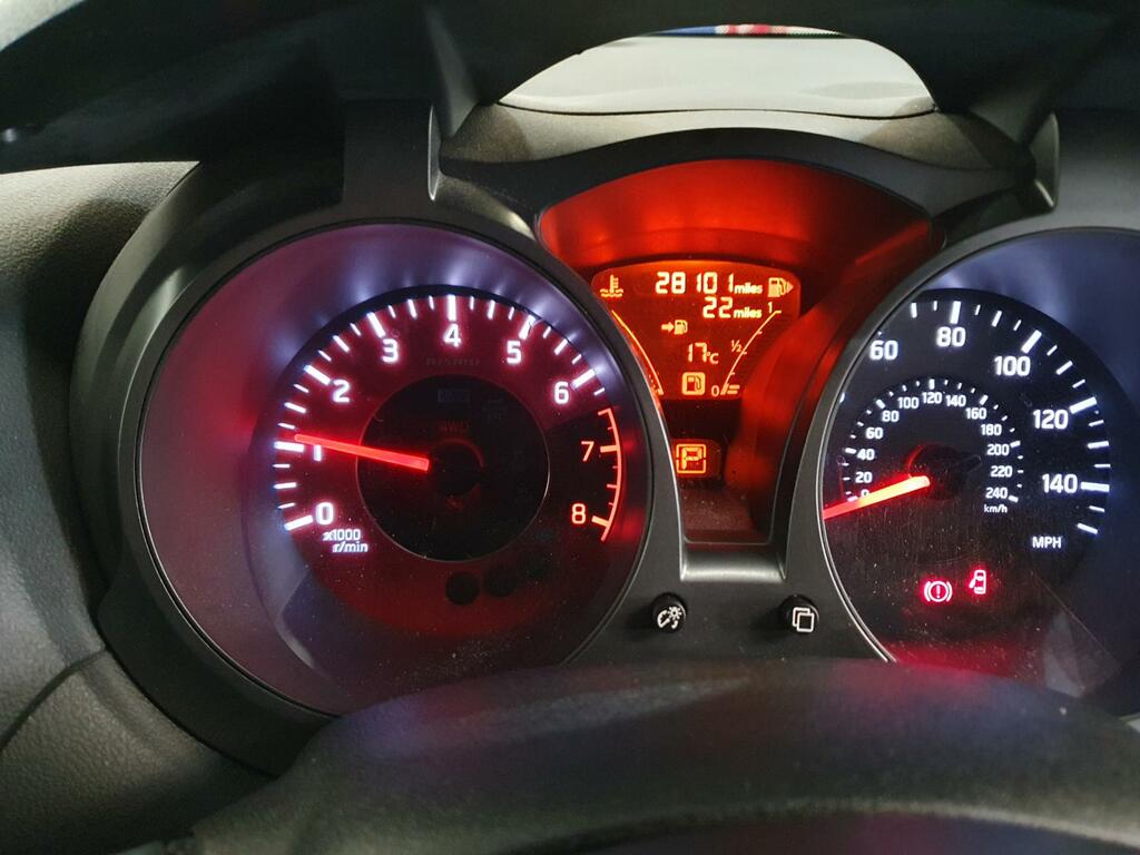 Nissan Juke 1.2 Acenta Premium Dig-t 115 Bhp Red #9