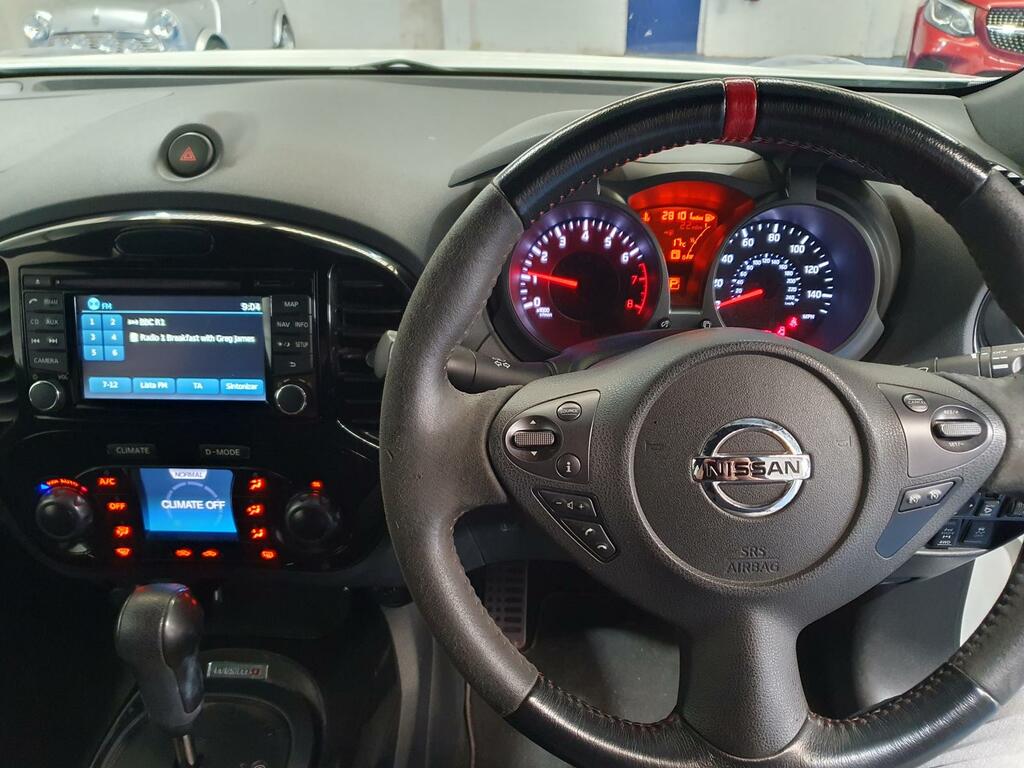 Nissan Juke 1.2 Acenta Premium Dig-t 115 Bhp Red #8