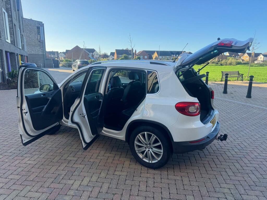 Volkswagen Tiguan  Grey #4