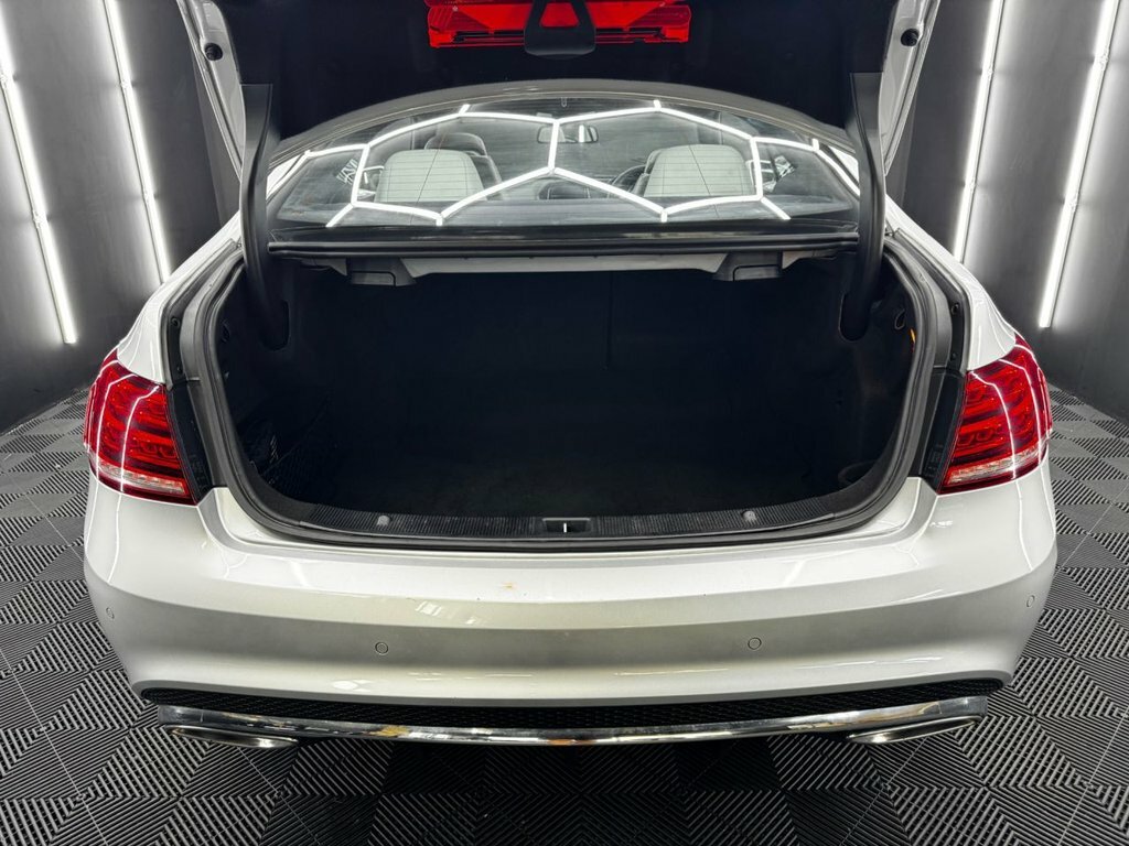 Mercedes-Benz E Class Coupe 3.0 E350d V6 Amg Line Edition Premium G-tr White #28
