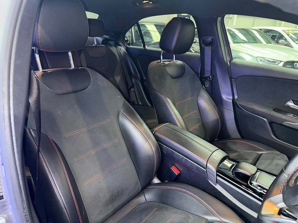 Mercedes-Benz A Class A180 Amg Line EA69TVC #4