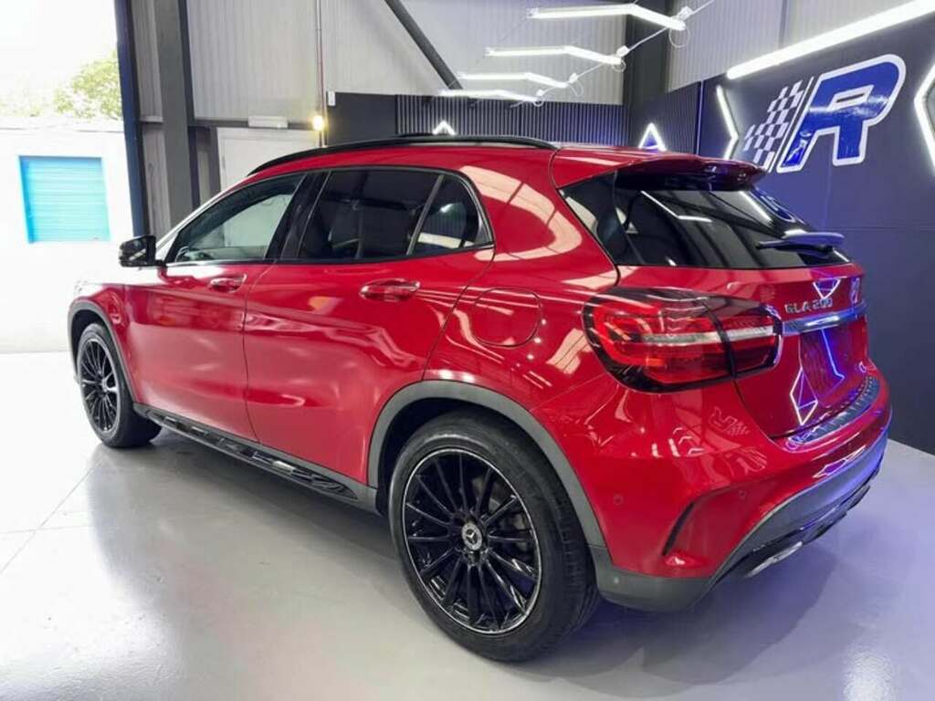 Mercedes-Benz GLA Class Gla200 Amg Line Edition  #2