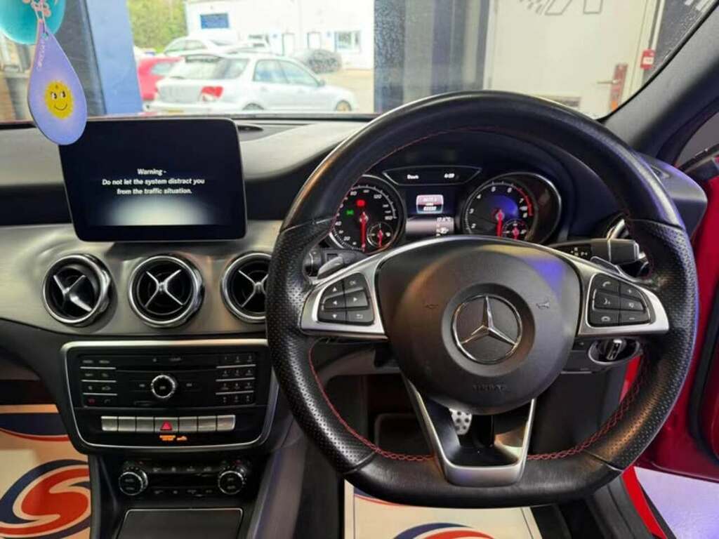 Mercedes-Benz GLA Class Gla200 Amg Line Edition  #3