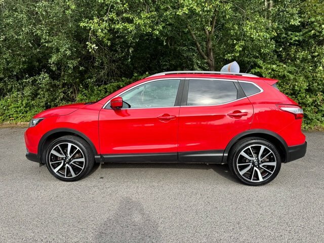 Nissan Qashqai 1.5 Dci N-tec Red #2