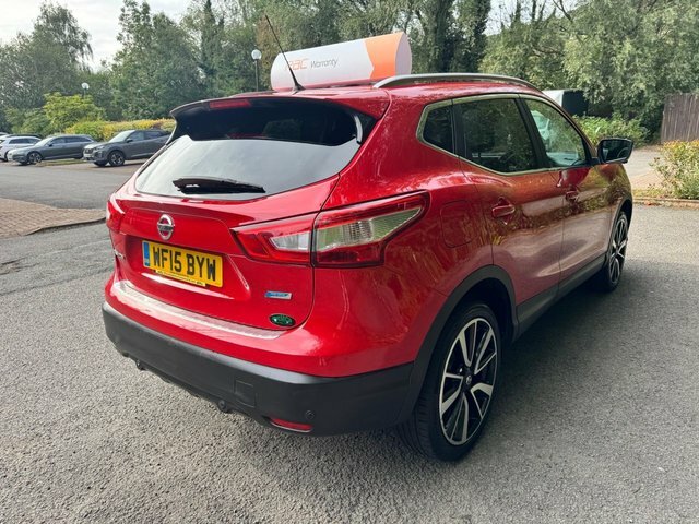 Nissan Qashqai 1.5 Dci N-tec Red #4