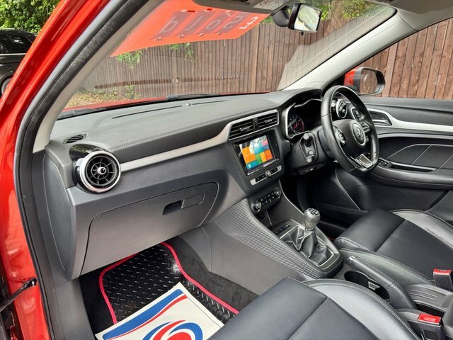 MG ZS 1.0T Gdi Excite Dct Red #9