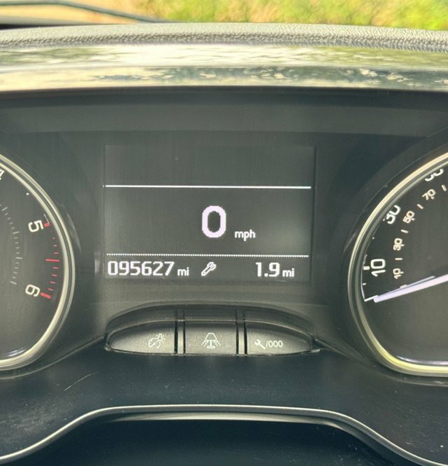 Peugeot 2008 Black #16