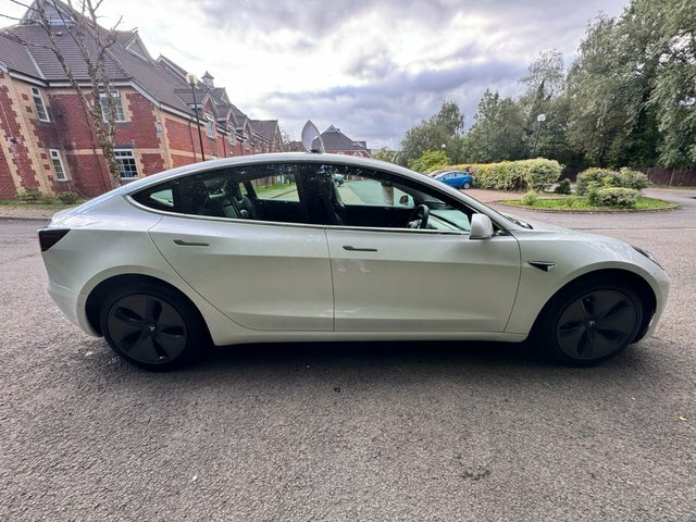 Tesla Model 3 Saloon White #5