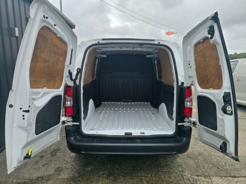 Vauxhall Combo L2h1 2300 Sportive #7